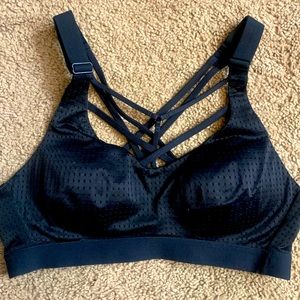 Victoria’s Secret Sport Black Sports Bra 32A